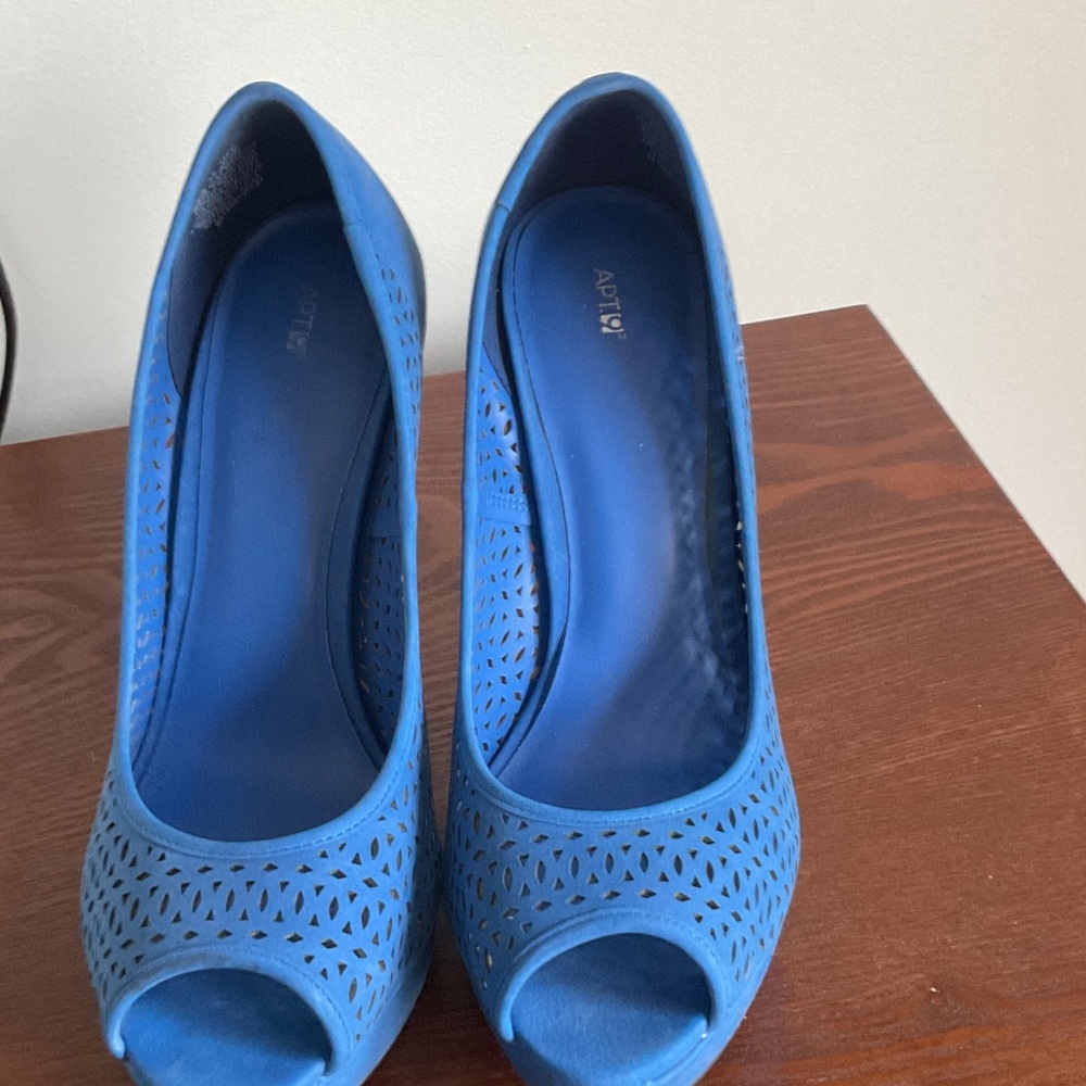 Aldo Vibrant Blue Cutout Heels